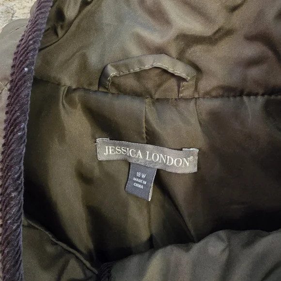 Quilted Green Vest with Yellow Buttons - Picture 2 of 2